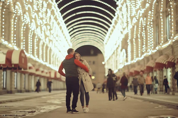 Pareja Enamorada Moscow Noche Invierno Joven Familia Noche Moscow Invierno — Foto de Stock