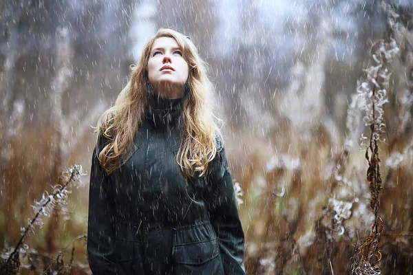 Modèle Fin Automne Dans Parc Fille Adulte Style Européen Look — Photo