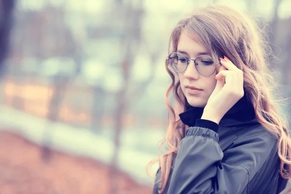 Girl Glasses Autumn Portrait Adult Woman Glamorous Autumn Look — Stock Photo, Image