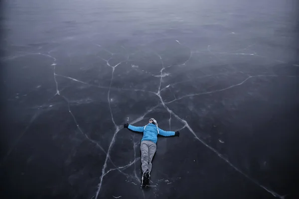 Man Ice Skates Lies Transparent Ice Lake View Aerial Photography — 스톡 사진