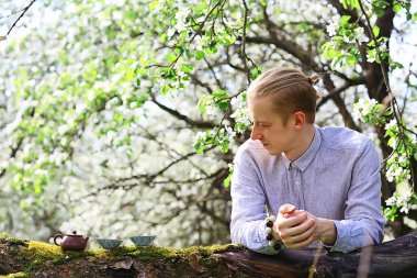 Asya 'da ilkbahar çay seremonisi, soyut taze bahçe arka plan ustası