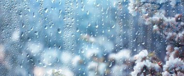 Çiçek açan bahçede bahar yağmuru, konsept tazelik doğa hava mevsimi arka plan