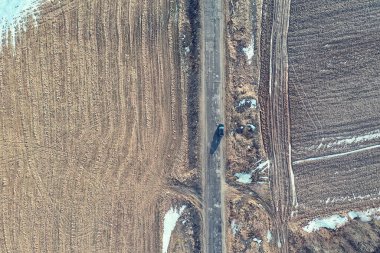 Erken bahar alan üstü görüntü dronu, soyut peyzaj uçuşu