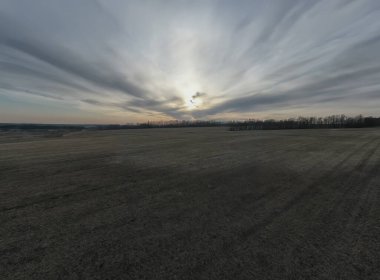 Erken bahar alan üstü görüntü dronu, soyut peyzaj uçuşu