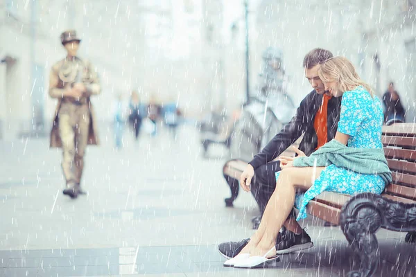 Romantika Pár Eső Város Szerelmesek Férfi Kapcsolat Szerelem — Stock Fotó