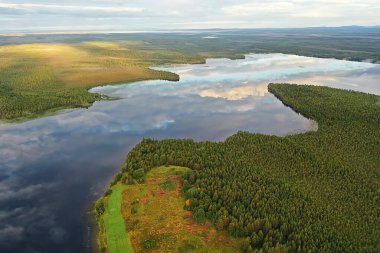 Dağ altai nehri manzaralı İHA, Altai turizmi manzaralı