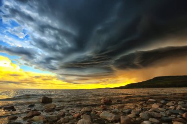 Finlandiya Göl Manzarası, Yaz Su Yansıması İskandinavya