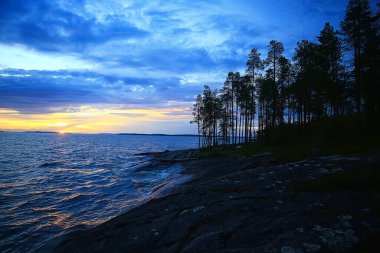 Finlandiya Göl Manzarası, Yaz Su Yansıması İskandinavya