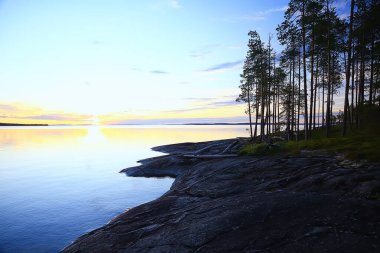 Finlandiya Göl Manzarası, Yaz Su Yansıması İskandinavya