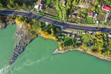 Dağ altai nehri manzaralı İHA, Altai turizmi manzaralı