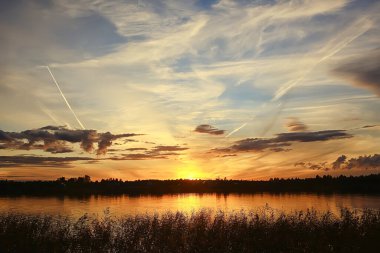Yaz günbatımı gölü, doğa, güzel gökyüzü