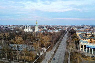 İHA 'dan şehrin görüntüsü, binalar mimari, Rusya' da bir eyalet gezisi.