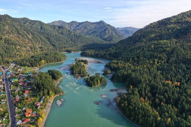 Dağ altai nehri manzaralı İHA, Altai turizmi manzaralı