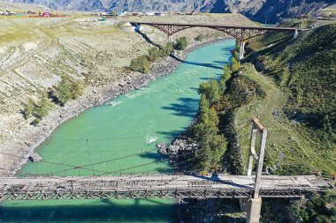 Dağ altai nehri manzaralı İHA, Altai turizmi manzaralı