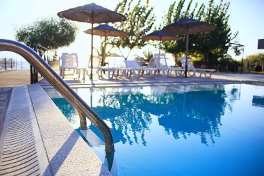 Güneşli bir gün, deniz yaz tatili seyahati.