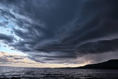 Finlandiya Göl Manzarası, Yaz Su Yansıması İskandinavya