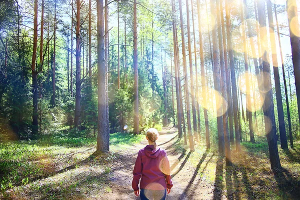 Spring Forest Female Windbreaker Trekking Springtime Rest Nature Landscape Background — Stock Photo, Image