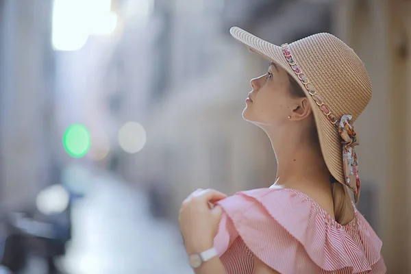 Turism Sommar Gammal Stad Kvinna Europa Medelhavet Ung Kvinna Resenär — Stockfoto