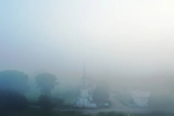 Церковный Туман Вид Сверху Беспилотник Вологде Ландшафтная Религия Европа — стоковое фото