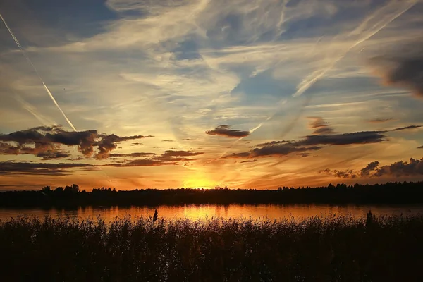 Lago Tramonto Estivo Natura Bel Cielo — Foto Stock