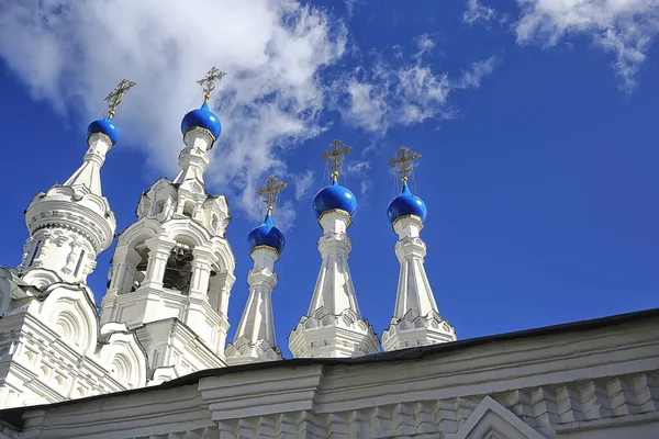 Kyrka Kupol Kors Himmel Religion Arkitektur — Stockfoto