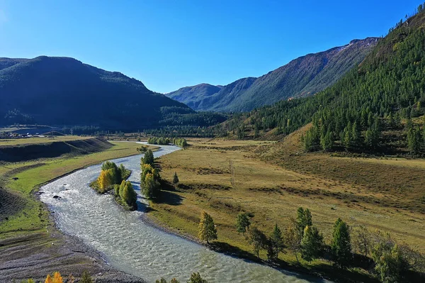 Góra Altai Rzeka Szczyt Widok Dron Krajobraz Altai Turystyka Widok — Zdjęcie stockowe