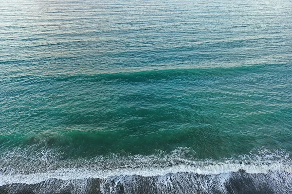 Θάλασσα Surf Drone Άποψη Τοπίο Παραλία Ταξίδια Μπλε Κύματα Νερού — Φωτογραφία Αρχείου