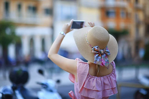 Female Hat Back Old Town Mediterranean Back View Face Model — Stock Photo, Image