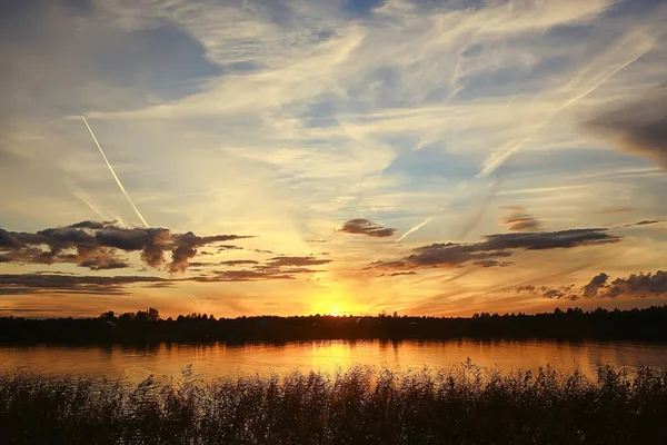 Vara Apus Soare Lac Natura Cer Frumos — Fotografie, imagine de stoc