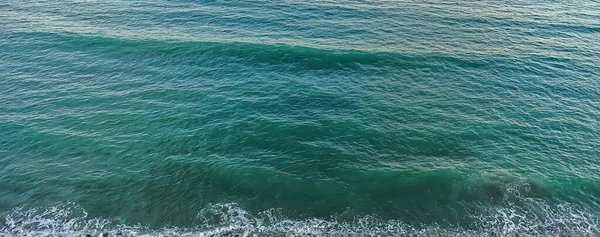 Moře Surfování Drone Názor Krajina Pláž Cestování Modré Vlny — Stock fotografie