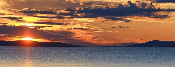 Lago Tramonto Estivo Natura Bel Cielo — Foto Stock