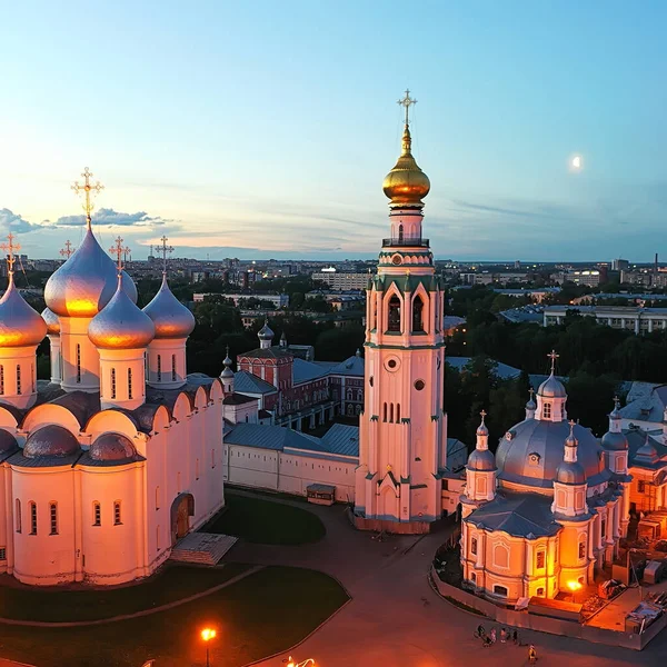 ヴォローダ クレムリンの夜のパノラマ風景ドローンからの空中風景建築ロシア大聖堂教会 — ストック写真