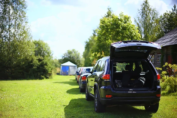 車の性質 抽象的なSuv 夏の背景の断片 — ストック写真