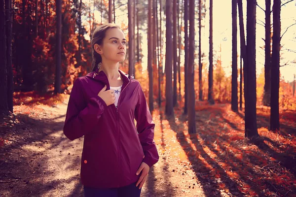 Floresta Outono Estilo Esportivo Feminino Turismo Fitness Parque Amarelo Folha — Fotografia de Stock