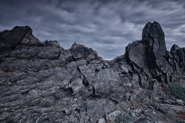 Montagne Rocce Pietra Nebbia Paesaggio Sfondo Minimalismo — Foto Stock