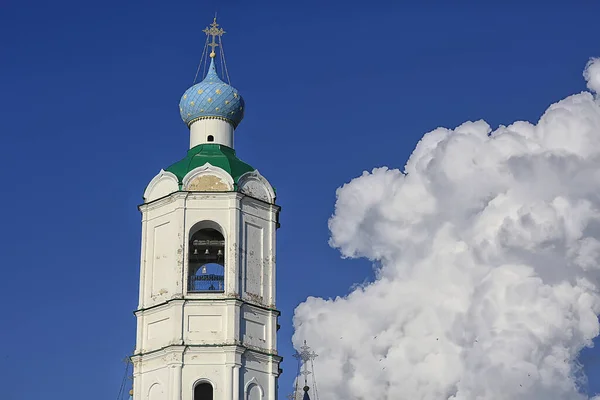 Kostel Kopule Kříž Nebe Náboženská Architektura — Stock fotografie