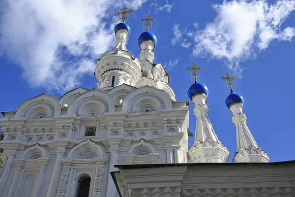 Kyrka Kupol Kors Himmel Religion Arkitektur — Stockfoto