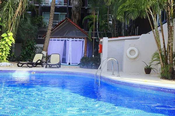 Mexico Karibi Strand Hotel Napozóágyak Tenger Mellett Nyaralás — Stock Fotó