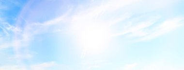 Mavi gökyüzü arka planda soyut gökyüzü manzarası cennet havası