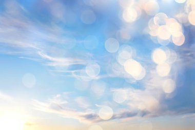 Bulutlar soyut parlak yaz duvar kâğıdı gökyüzü.