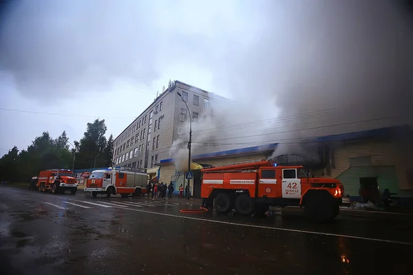 Wologda Russland September 2017 Feuerroter Lkw Stadtbrand Rauch Notfall September — Stockfoto