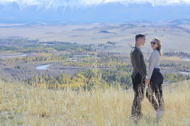 Birkaç sonbahar Altai aşıkları dağları, aktif maceralar, mutlu bir turizm.