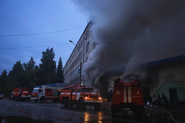 Wologda Russland September 2017 Feuerroter Lkw Stadtbrand Rauch Notfall September — Stockfoto