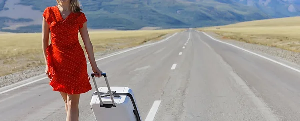 Sexy Girl Dress Suitcase Highway Summer Travel Freedom Woman Tourist — Stock Photo, Image