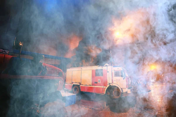 Wolonia Rosja Września Nocny Pożar Mieście Widok Ludźmi Dramatyczna Tragedia — Zdjęcie stockowe