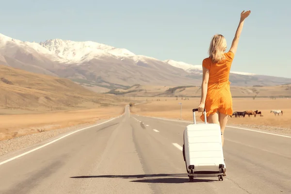 Vrouw Concept Liften Jurk Bagage Vrouw Reizen Toerist — Stockfoto