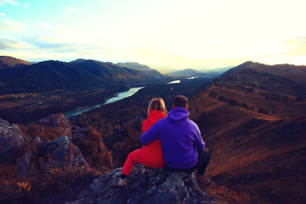 Casal Outono Altai Amantes Montanhas Aventuras Ativas Viagens Turismo Feliz — Fotografia de Stock