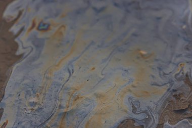 Petrol sızıntısı kara fon ekoloji felaketi, doğa endüstriyel kirlilik, zehirli su soyutlanması