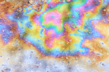 çok renkli benekli benzin soyut arka plan, su üzerindeki soyut petrol sızıntısı