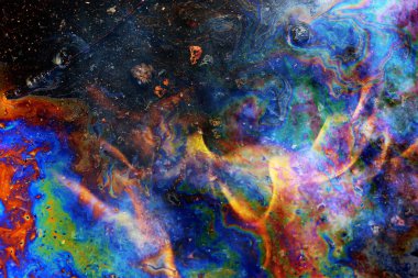 Arka planda petrol sızıntısı yanan ateş, kirlilik ekolojisi zehirli yakıt